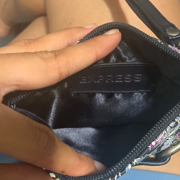 New express wristlet - Picture 2 of 2